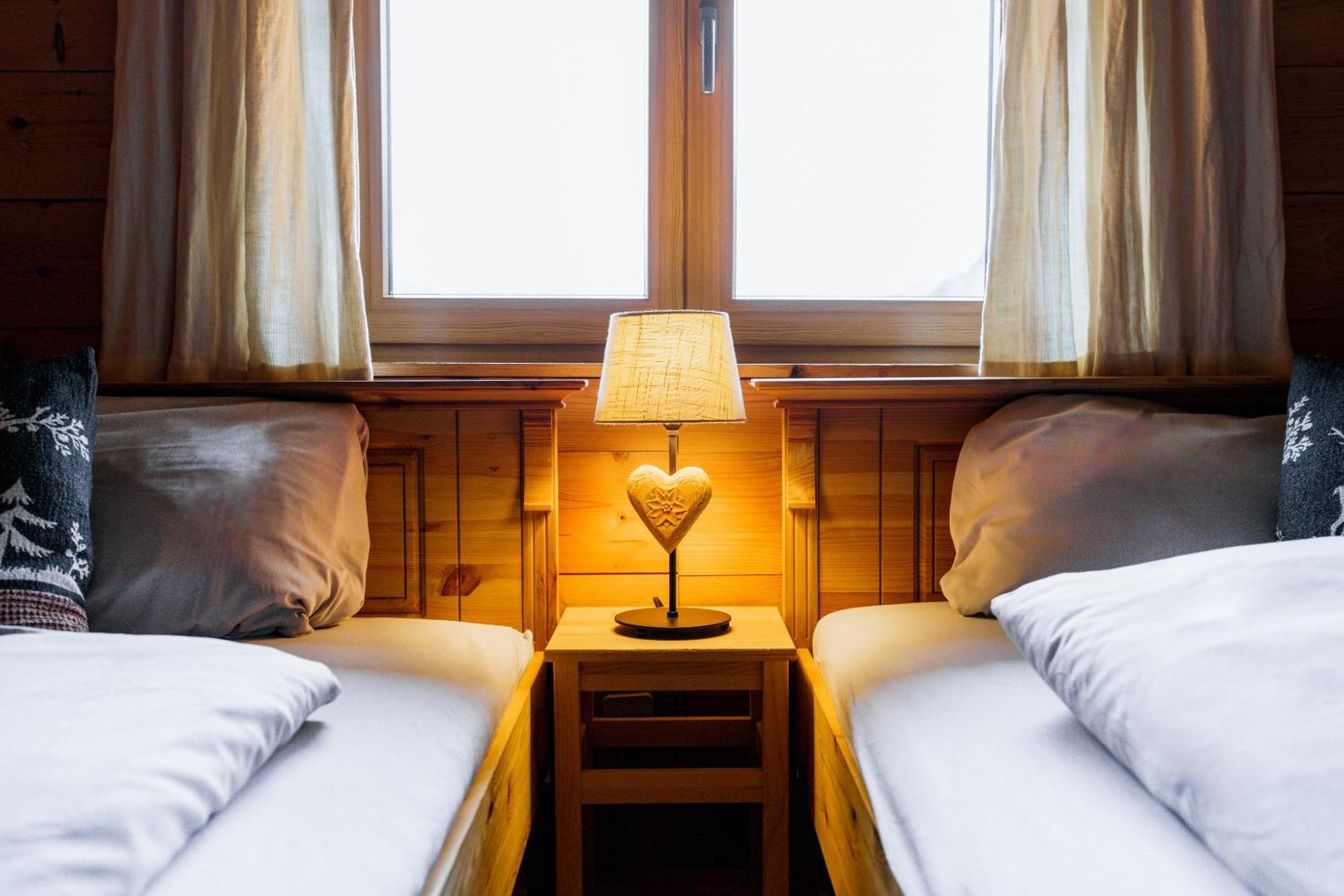 Ski-In & Ski-Out Out Chalet Maria With Amazing Mountain View Maria Alm am Steinernen Meer Kamer foto
